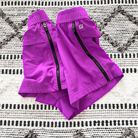 Fabletics Eloise Workout Shorts in Orchid Black Small - Picture 8 of 10